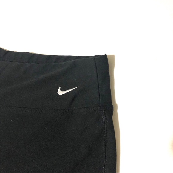 Nike Fit Dry Wide Legged Capri Cropped Leggings - Picture 3 of 8